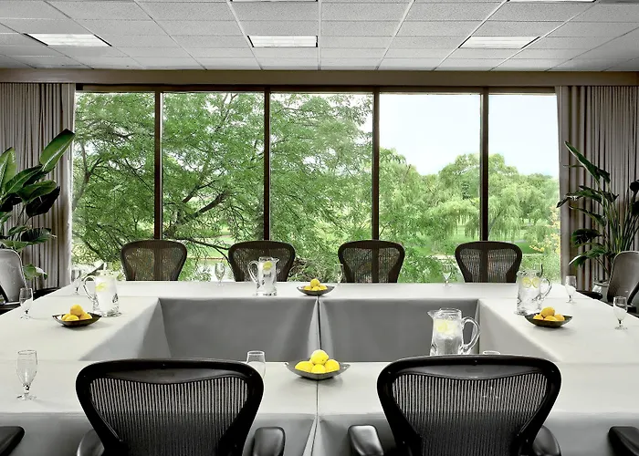 The Westin Chicago Northwest 4*
